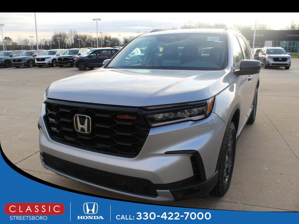 new 2025 Honda Pilot car, priced at $48,247