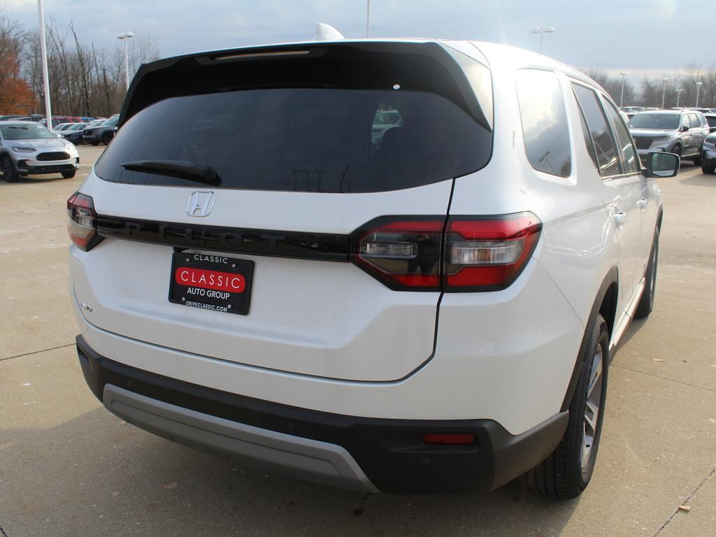 new 2025 Honda Pilot car, priced at $48,280
