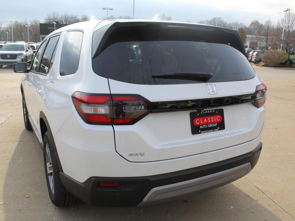 new 2025 Honda Pilot car, priced at $48,280