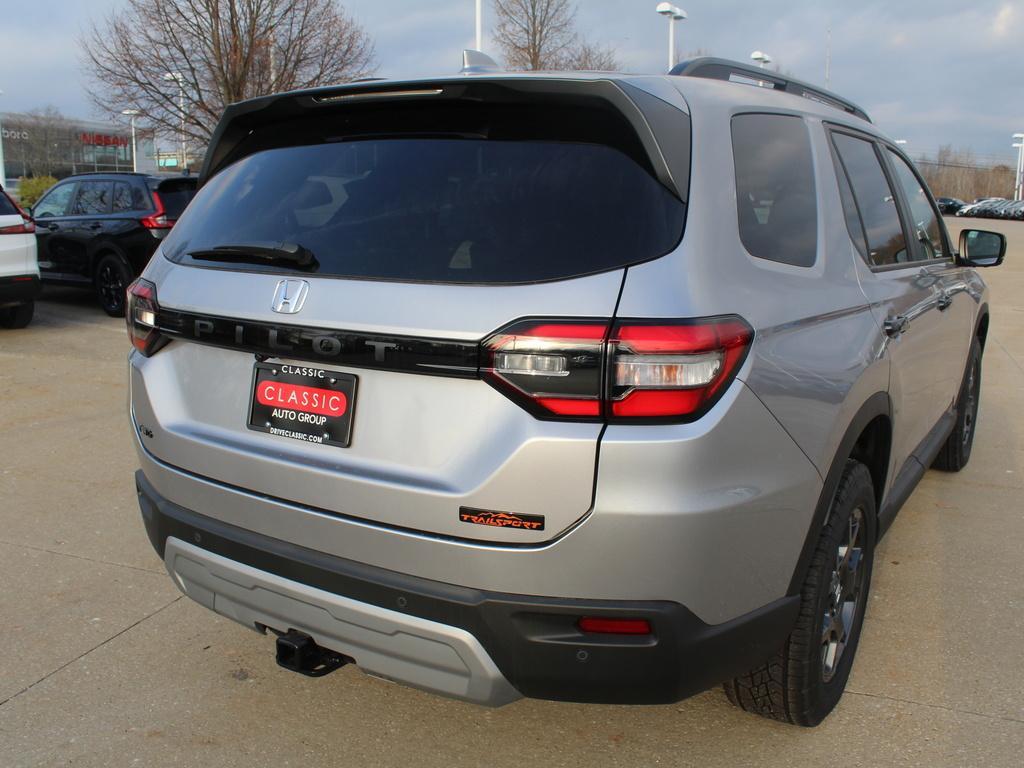 new 2025 Honda Pilot car, priced at $47,887