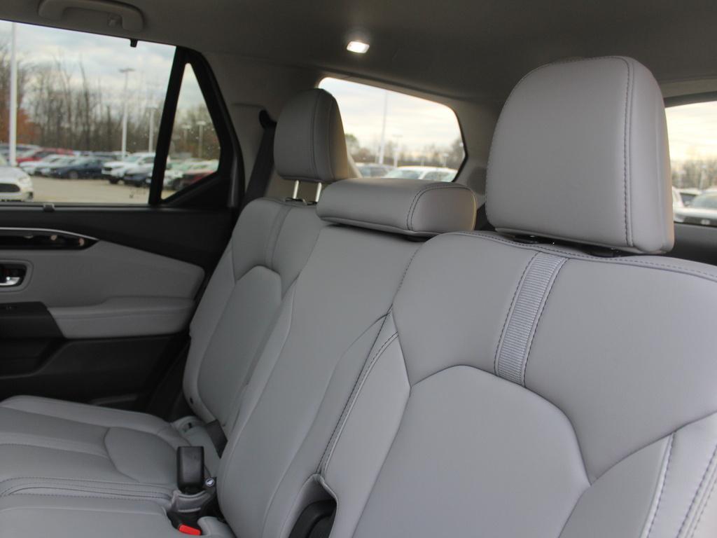new 2025 Honda Pilot car, priced at $47,849