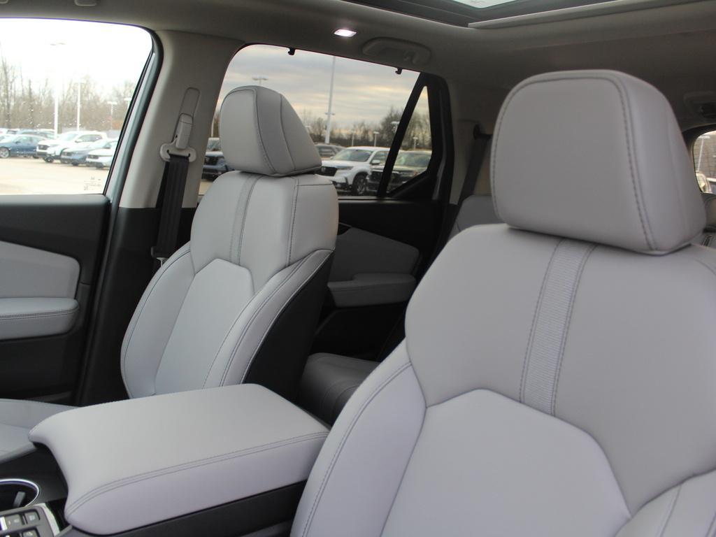 new 2025 Honda Pilot car, priced at $47,849