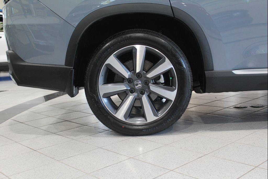 used 2025 Honda Pilot car, priced at $47,490