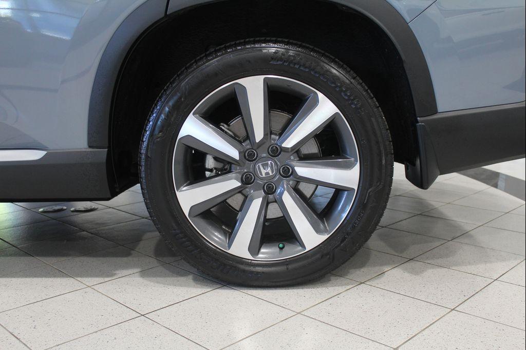 used 2025 Honda Pilot car, priced at $47,490