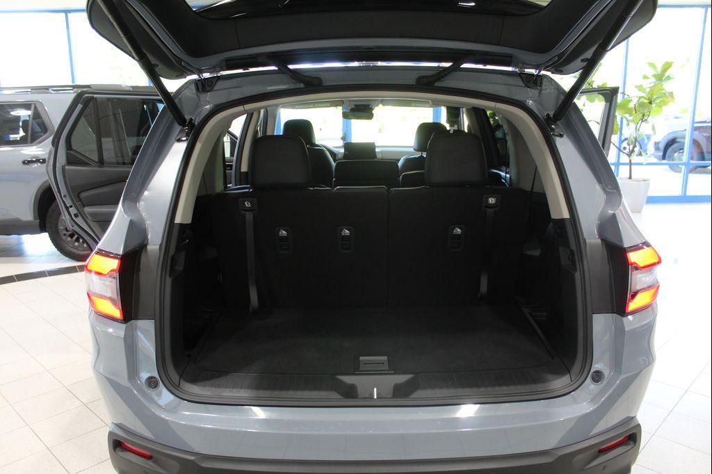 used 2025 Honda Pilot car, priced at $47,490