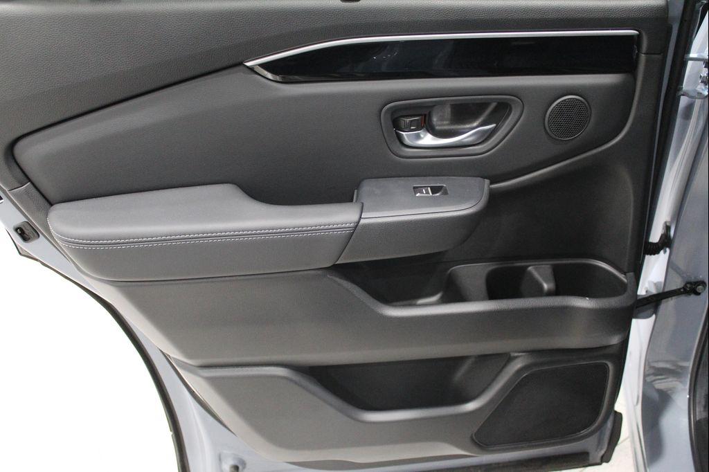 used 2025 Honda Pilot car, priced at $47,490