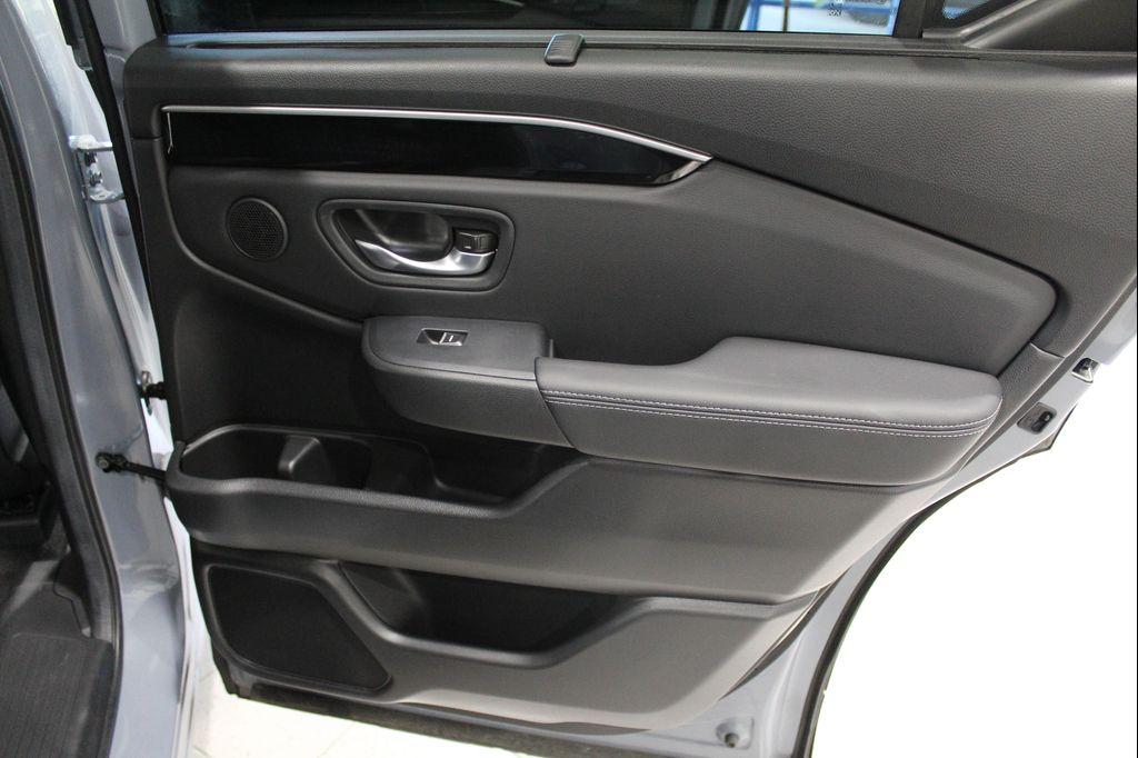 used 2025 Honda Pilot car, priced at $47,490