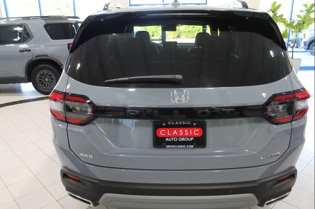 used 2025 Honda Pilot car, priced at $47,490