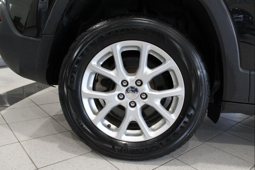 used 2016 Jeep Cherokee car, priced at $12,490