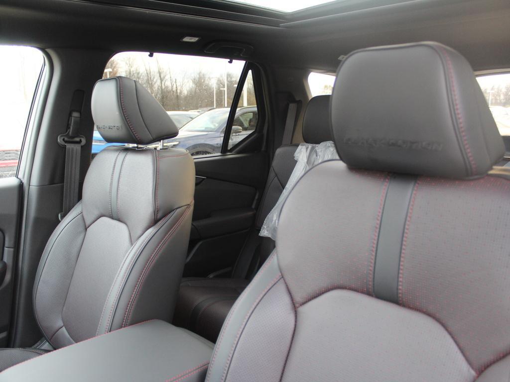 new 2025 Honda Pilot car, priced at $56,075