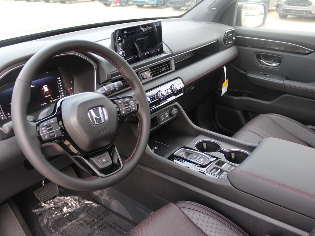 new 2025 Honda Pilot car, priced at $56,075