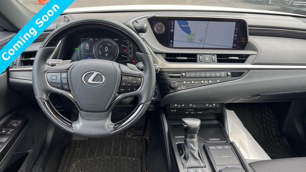 used 2019 Lexus ES 300h car, priced at $35,580