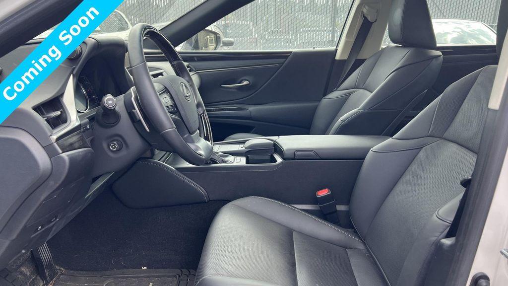 used 2019 Lexus ES 300h car, priced at $35,580