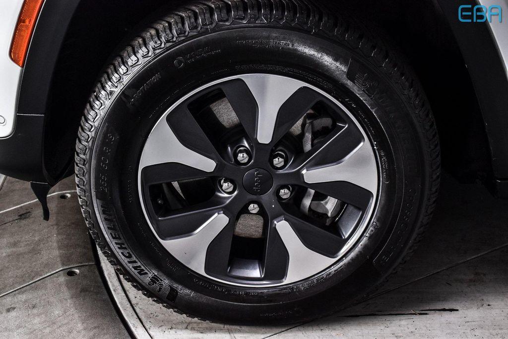 used 2024 Jeep Grand Cherokee L car, priced at $30,980