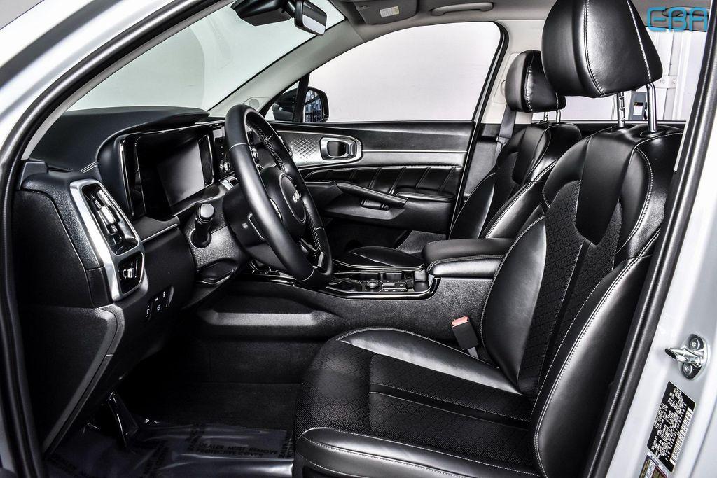used 2023 Kia Sorento car, priced at $31,880