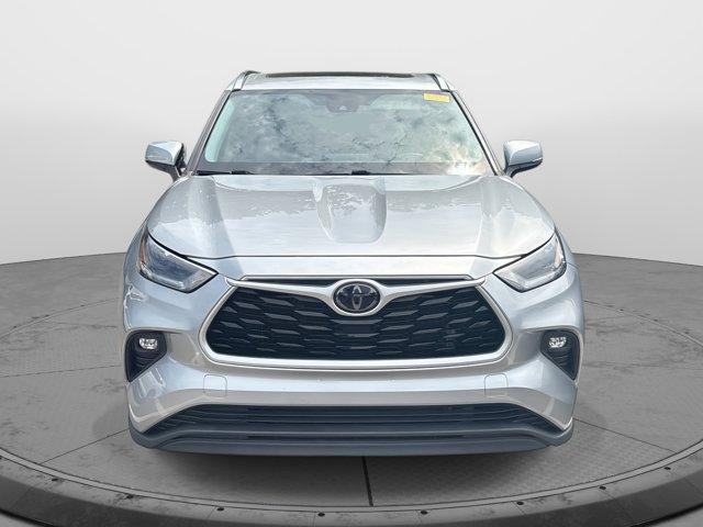 used 2021 Toyota Highlander car, priced at $32,475