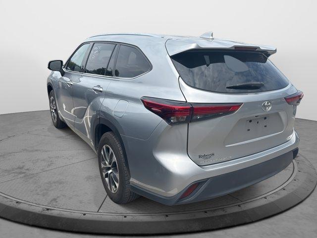 used 2021 Toyota Highlander car, priced at $32,475
