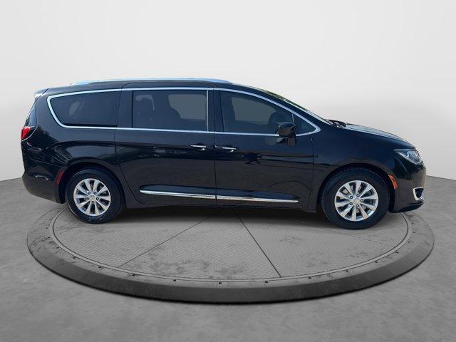 used 2018 Chrysler Pacifica car, priced at $15,631