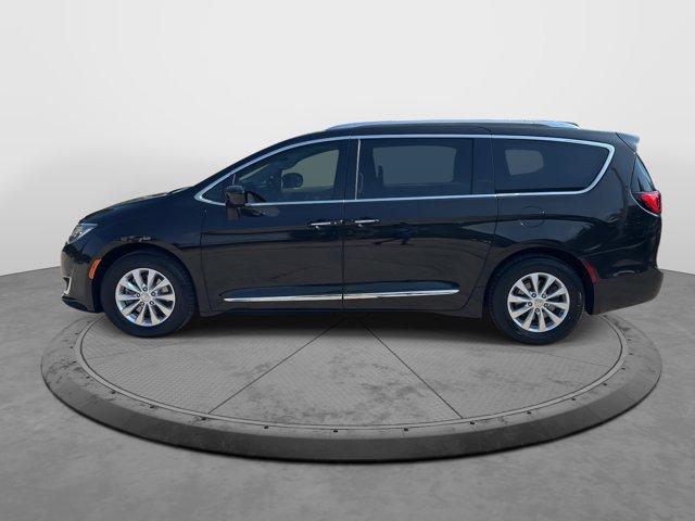 used 2018 Chrysler Pacifica car, priced at $15,631