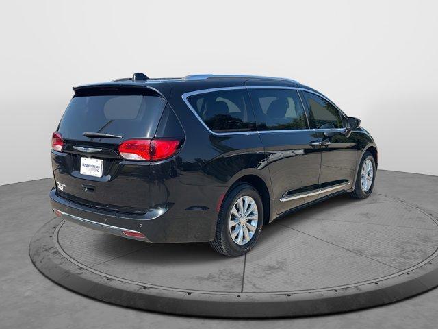 used 2018 Chrysler Pacifica car, priced at $15,631