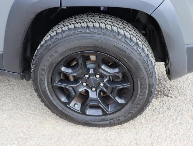 used 2019 Jeep Cherokee car, priced at $18,861