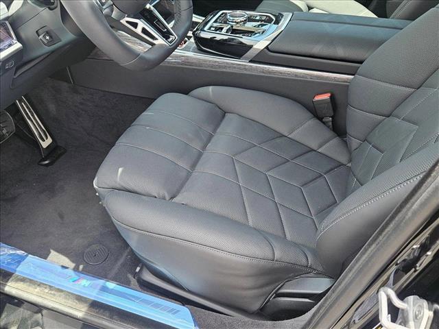 new 2025 BMW 760 car, priced at $134,675