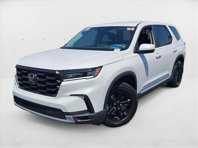 used 2025 Honda Pilot car, priced at $42,337