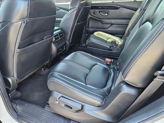 used 2025 Honda Pilot car, priced at $42,995