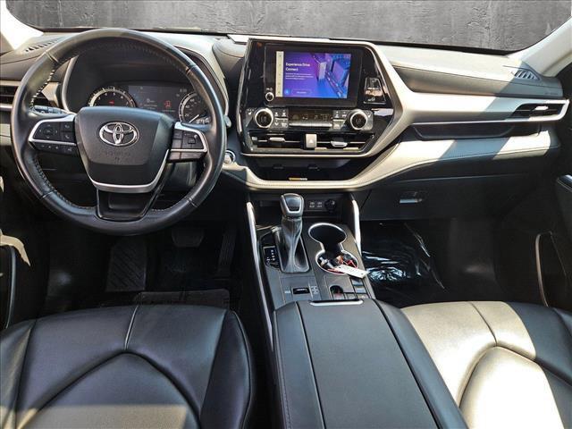 used 2023 Toyota Highlander car, priced at $33,994