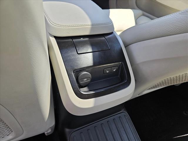 used 2022 Volvo S60 Recharge Plug-In Hybrid car, priced at $28,991