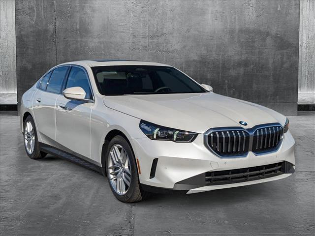 new 2024 BMW 540 car, priced at $67,295