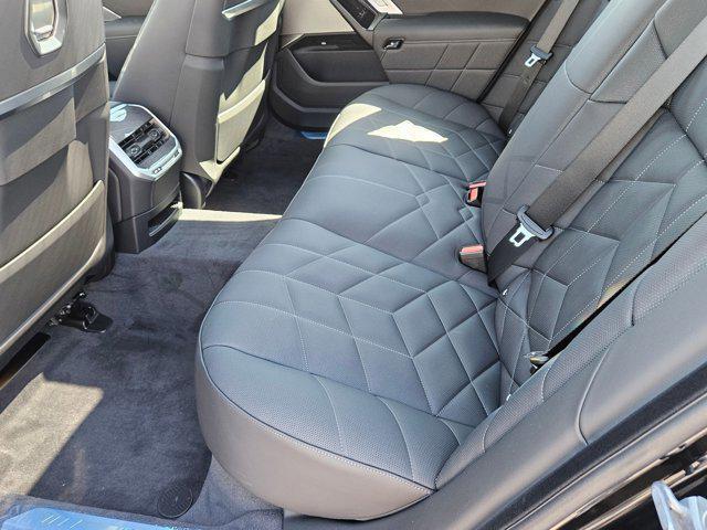 new 2025 BMW 760 car, priced at $129,225