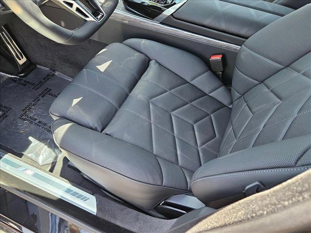 new 2025 BMW 760 car, priced at $127,725