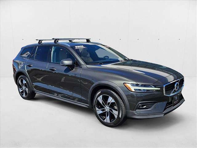 used 2020 Volvo V60 Cross Country car, priced at $24,991