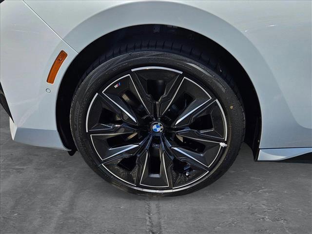 new 2025 BMW 760 car, priced at $129,625