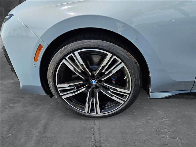 new 2025 BMW 760 car, priced at $129,625