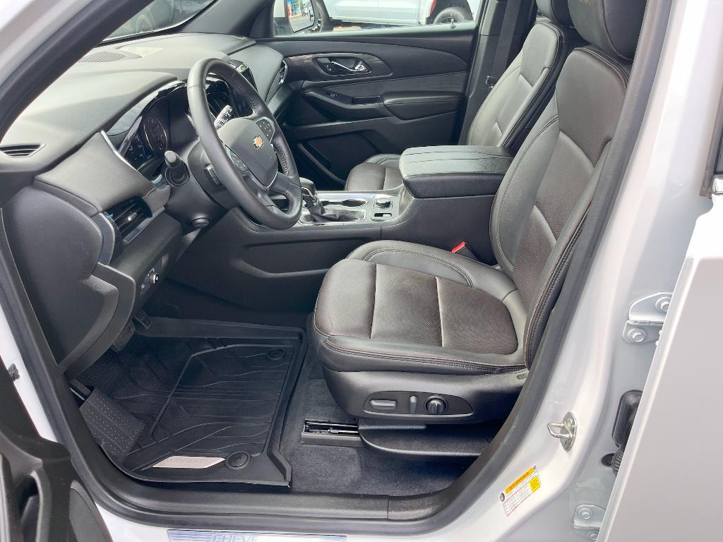 used 2022 Chevrolet Traverse car, priced at $34,675
