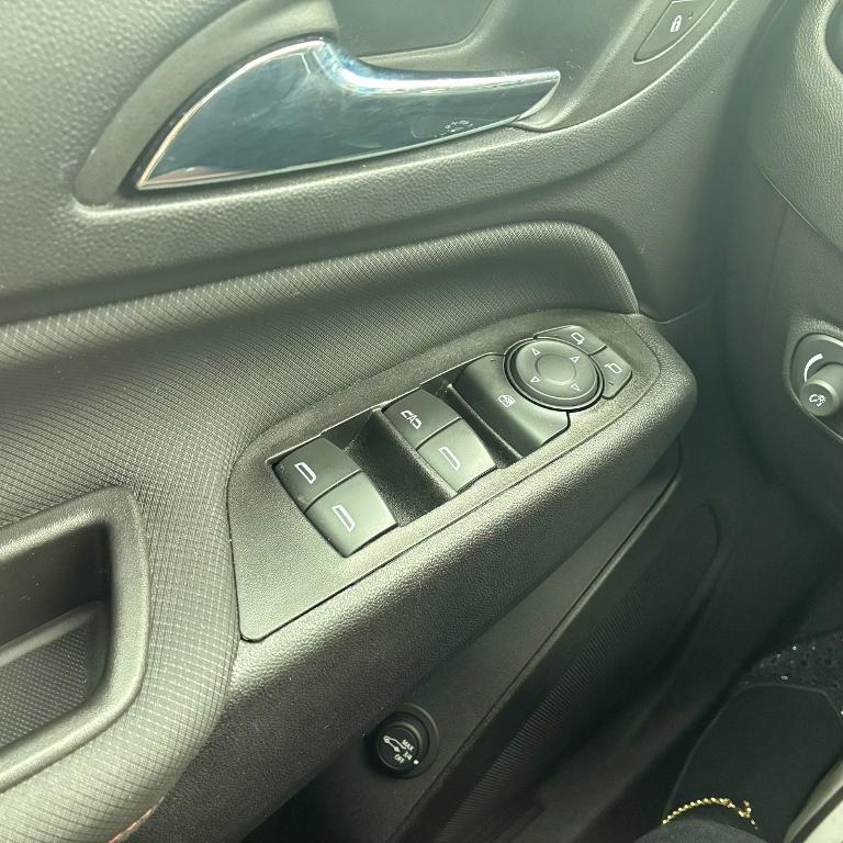 used 2023 Chevrolet Equinox car, priced at $24,989