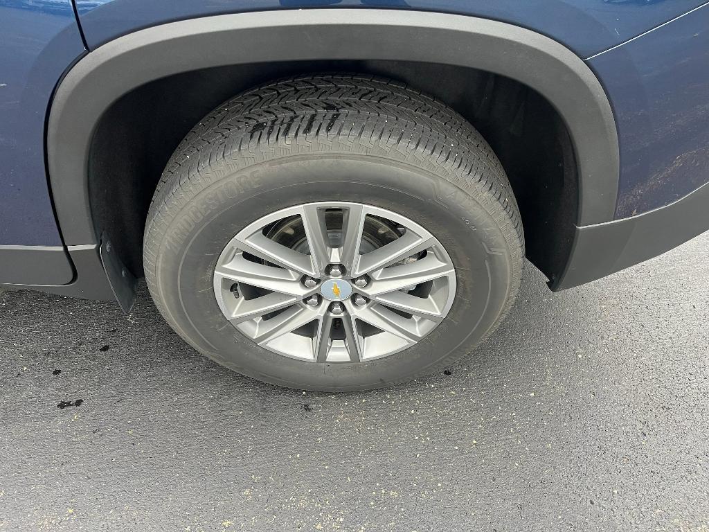 used 2023 Chevrolet Traverse car, priced at $32,999