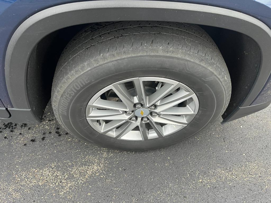 used 2023 Chevrolet Traverse car, priced at $32,999