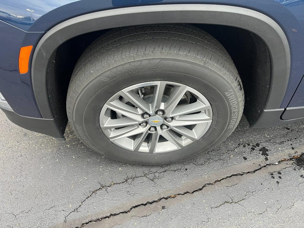 used 2023 Chevrolet Traverse car, priced at $32,999