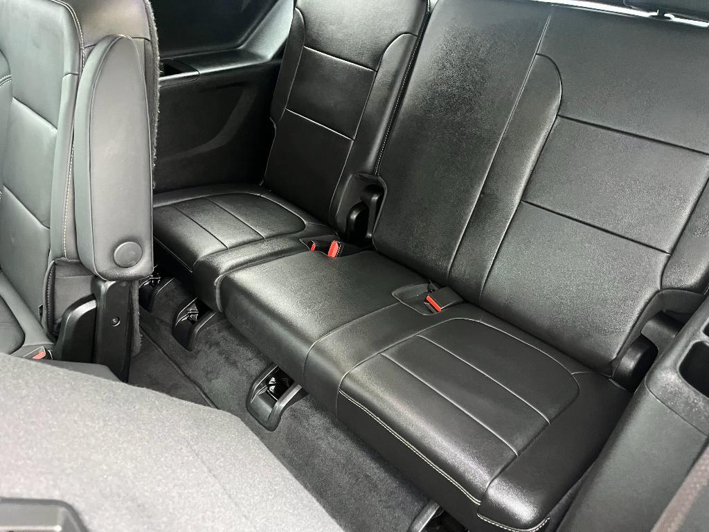 used 2023 Chevrolet Traverse car, priced at $32,999