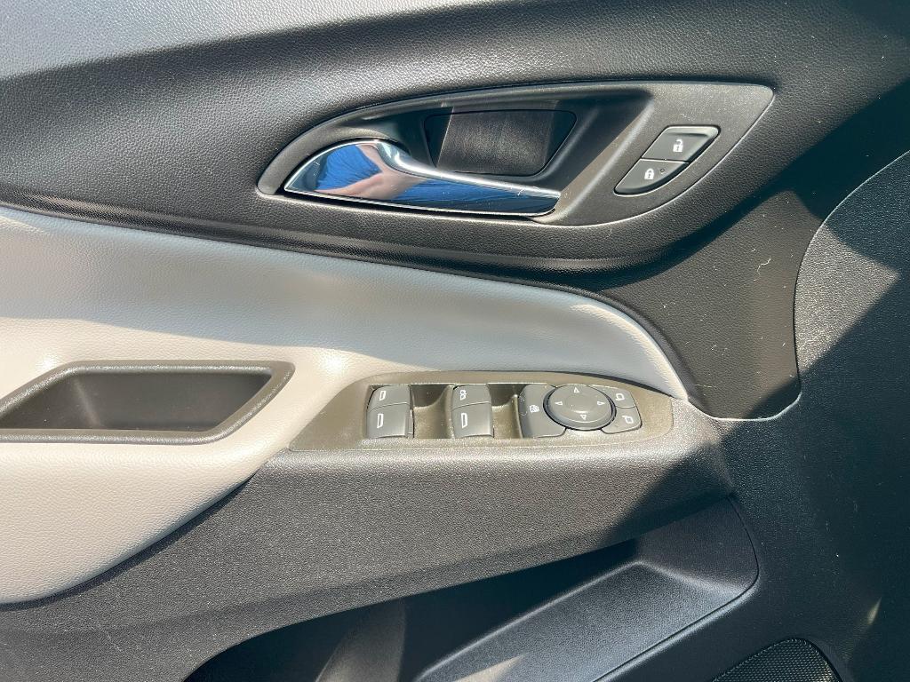 used 2023 Chevrolet Equinox car, priced at $22,999
