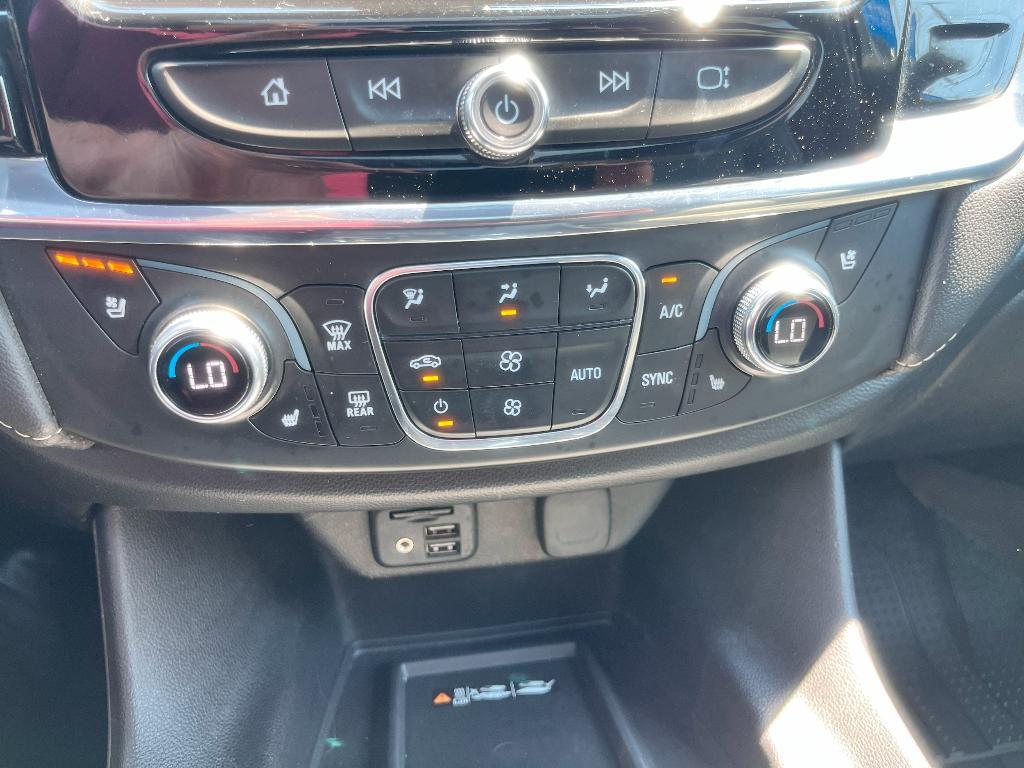 used 2023 Chevrolet Traverse car, priced at $39,999