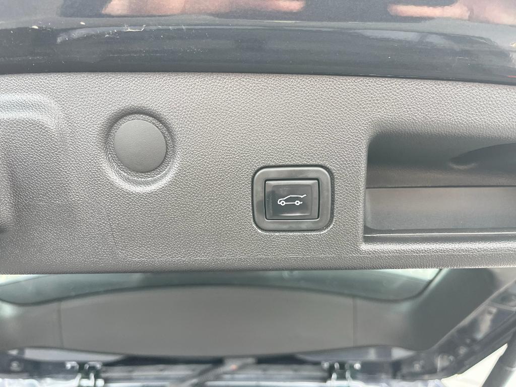 used 2022 Chevrolet Equinox car, priced at $23,990