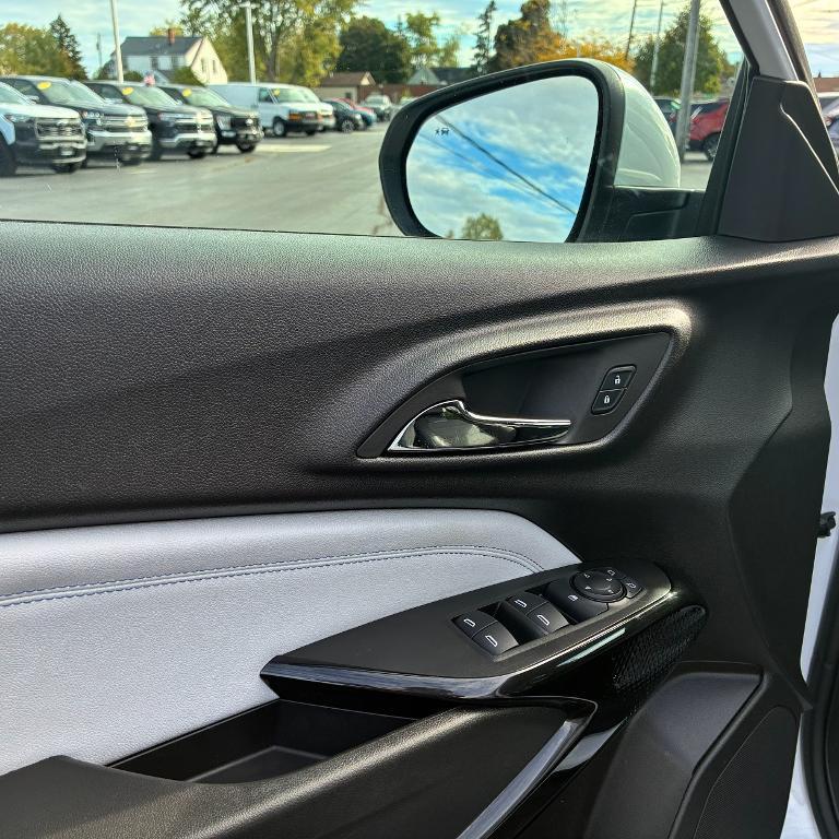 used 2024 Chevrolet Trax car, priced at $20,911