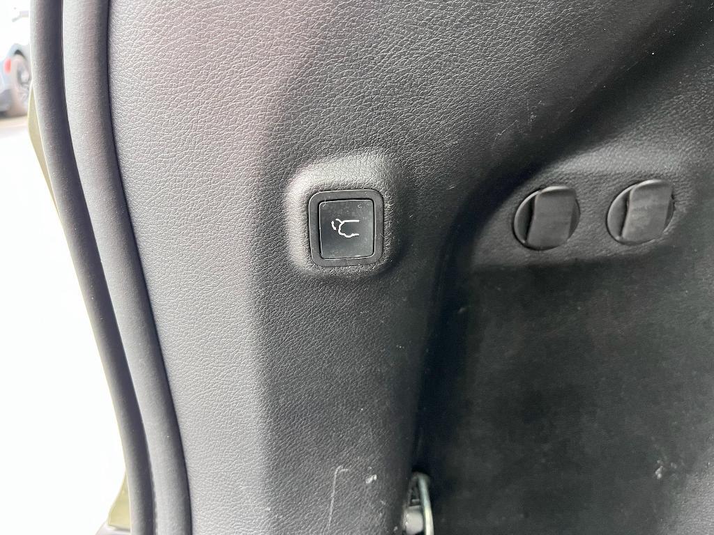 used 2021 Jeep Cherokee car, priced at $23,897