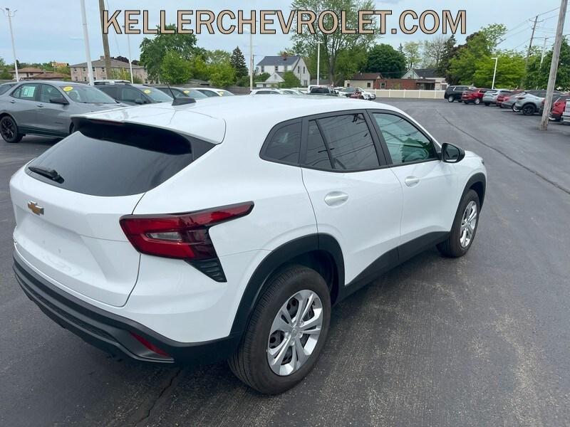 used 2024 Chevrolet Trax car, priced at $22,999