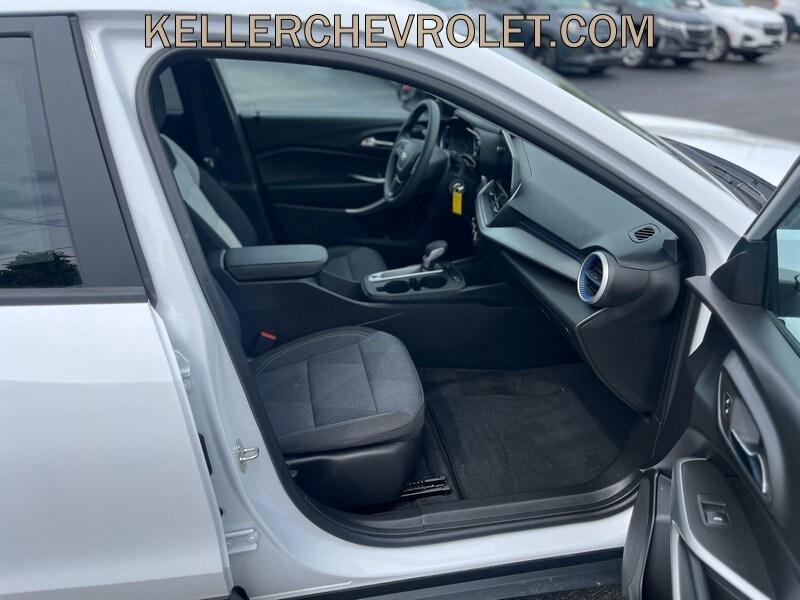 used 2024 Chevrolet Trax car, priced at $22,999
