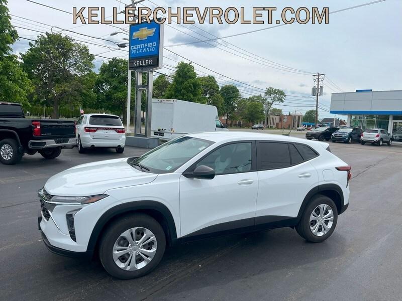used 2024 Chevrolet Trax car, priced at $22,999